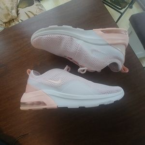 nike air max motion 2 pale pink